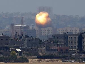 الطيران الاسرائيلي يقصف مطار غزة 