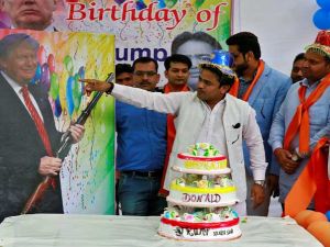 هندوس يحتفلون بعيد ميلاد ترامب