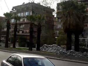 قوات النظام تضع المتاريس لأول مرة بـ #شارع_التجارة في #دمشق بعد تقدم الثوار