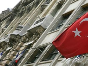 تظاهرة في باريس احتجاجا على "تآمر تركيا ضد مسيحيي الشرق"
