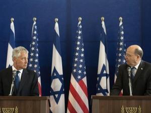 US Defense Secretary Chuck Hagel listens to Israeli Minister of Defence Moshe Yaalon (R) speaking during a joint press conference following a meeting at the Ministry of Defence on April 22, 2013 in Tel Aviv, Israel. (Photo: AFP) 