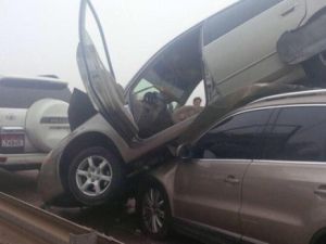 وقوع حادث تصادم تتابعي لأكثر من 70 مركبة بين مدينتي أبوظبي والعين