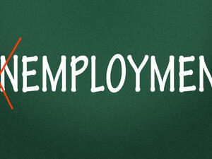 The paper suggests that these trends reflect the response of the Egyptian labour market to the financial crisis and the January 2011 uprising.