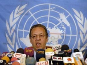 مبعوث الامم المتحدة جمال بن عمر في صنعاء 
