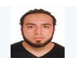  أحمد خان رحامي الأمريكي من أصل باكستاني