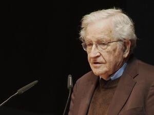 المفكر السياسي الأميركي نعوم تشومسكي