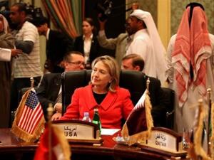 كلينتون تشارك في المنتدى/أ.ف.ب