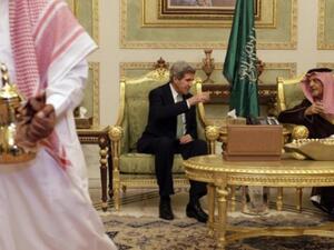 كيري مجتمعا بسعود الفيصل في الرياض/أ.ف.ب