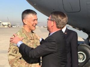 
 وزير الدفاع الأمريكي اشتون كارتر إ