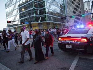 التظاهرة كانت تنظم ضد عنف الشرطة/ الصورة من AFP