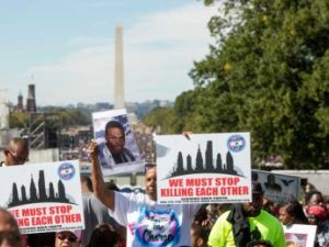 آلاف الامريكيين يتظاهرون في العاصمة واشنطن