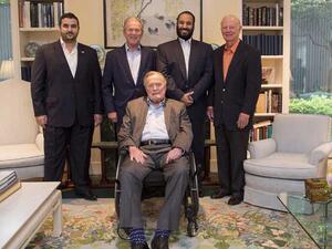 بن سلمان يلتقي بوش الأب والإبن