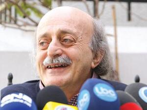 جنبلاط يعلق على تطورات درعا.. هاجم جامعة الدول العربية
