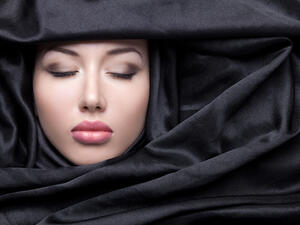 يفضل تدليك البشرة بشكل منتظم لتنشيط الدورة الدموية