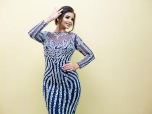 جسم المرأة المثلث هو الجسم الذي يتمتع بأكتاف صغيرة مع أرداف عريضة ووسط عريض