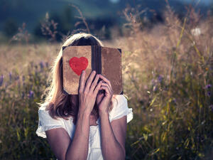 وازني بين العقل والقلب في مشاعر الحب،