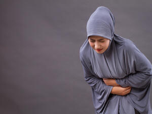 استعمال الحبوب التي تؤخر الحيض إلى ما بعد رمضان لا مانع منه شرعًا