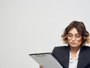 إمرأة القوس سيدة مجتمع ومغامرة ومستقلة 
