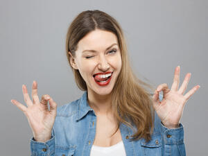 من طرق التخلص من الخجل أن تكون شخصا إيجابياً

