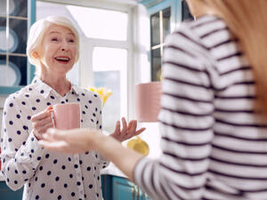 حماتك الميزان سيدة العقل لكن لا تحب أن يستخف بها أحد
