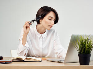 تبحث المرأة الأسد عن الرجل الذي يستطيع منحها الشعور بالأمان الدائم
