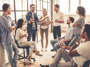 مولود برج السرطان دائماً ما يحب أن يتظاهر بالذكاء،