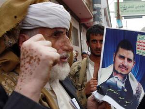 الرئيس هادي يتهم الحوثي بتقديم نفسه كمهدي منتظر وتوزيع طلاسم