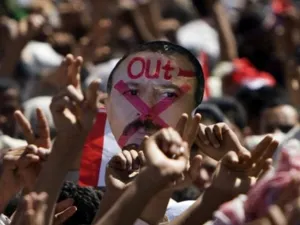 المتظاهرون يطالبون الرئيس اليمني بالتنحي