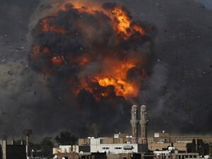 ارتفاع عدد ضحايا الغارات التي شنتها قوات التحالف على مخازن الأسلحة في جبل نقم بصنعاء إلى 19 قتيلا