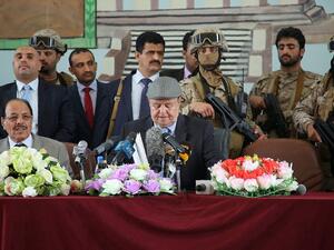 Yemeni Vice President General Ali Mohsen al-Ahmar (L) listens as Yemeni President Abd Rabbuh Mansour Hadi delivers a speech to army commanders and local officials during a surprise visit to inspect troops in Yemen's loyalist-held eastern city of Marib, on July 10, 2016. (AFP/Abdullah al-Qadry) Yemeni Vice President General Ali Mohsen al-Ahmar (L) listens as Yemeni President Abd Rabbuh Mansour Hadi delivers a speech to army commanders and local officials during a surprise visit to inspect troops in Yemen's loyalist-held eastern city of Marib, on July 10, 2016. (AFP/Abdullah al-Qadry)