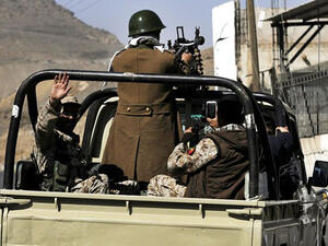 مواقع الكترونية تتحدث عن تجهيز عربات ومصفحات من الجيش اليمني والتوجه بها نحو "مأرب"