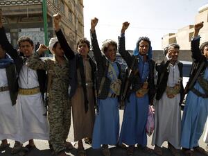 Yemeni men supporting the Houthi rebels demonstrate against a UN-proposed peace plan for their country during a protest outside the hotel hosting UN envoy for Yemen, in Sanaa, on November 5, 2016. (AFP/Mohammed Huwais)