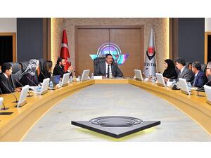 وفد قطاع البحوث والتطوير بمؤسسة قطر خلال لقائه مع مسؤولين بارزين من مجلس توبيتاك لمناقشة سبل التعاون في مجال البحوث بين قطر وتركيا