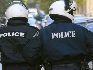 انفجار قنبلة يدوية ألقيت على سفارة فرنسا في اليونان
