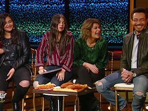 الفنان أحمد زاهر وعائلته في برنامج أبله فاهيتا