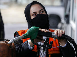 عون يدين الاحتجاجات 