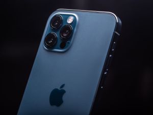Elon Musk wants to buy Apple’s iPhone 15