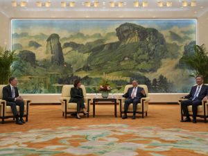 Raimondo in fresh talks on trade disputes to restore US-China ties