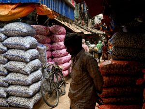 Onion export taxes to curb skyrocketing inflation in India