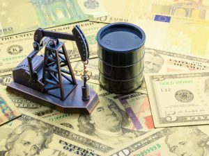 Oil prices dip ahead of holiday, US dollar up