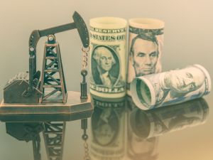 Oil prices up on stronger US dollar