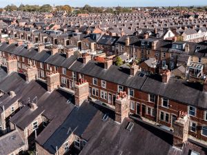 UK housing slump deepens on high interest rates