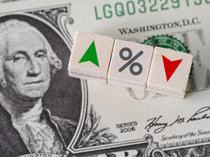 U.S. dollar gains suppressed by economic concerns