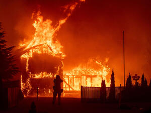 فنانة سعودية تنجو من الموت بعد احتراق منزلها بالكامل (تعبيرية)