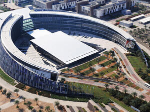 جامعة الإمارات تحتفل بتخريج الدفعة 41 يوم 8 يونيو الجارى