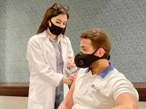 كارفور تعلن انتهاء المرحلة الأولى من تطعيم فريق عملها ضد فيروس كوفيد-19