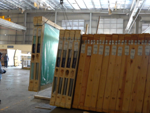 دبي للاستثمار تقدم الدعم لـ لبنان من خلال التبرع بالزجاج والأدوية 