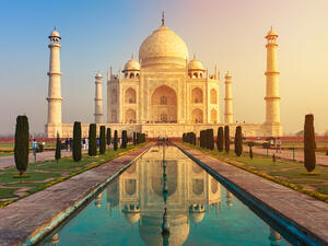 India Launches Free Visas to Boost Tourism