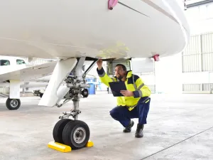Saudi Arabia, US Ink Aircraft Maintenance Training Deal