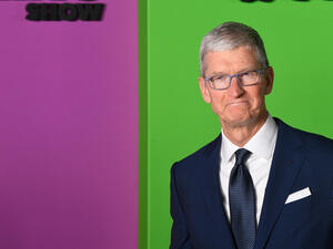 Apple's CEO Tim Cook Pockets $750 Million Payout 